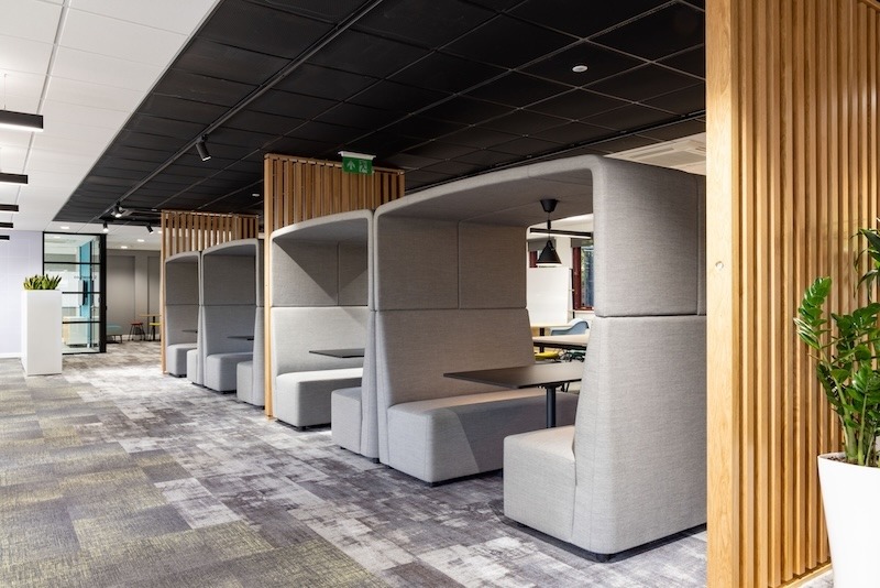 Acoustically comfortable office space 